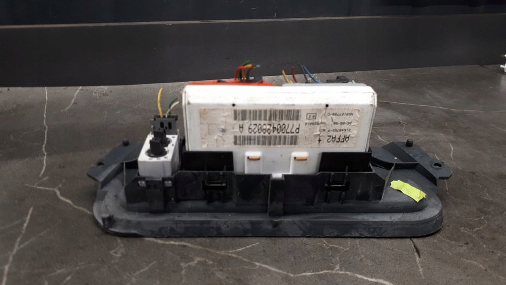 p7700428029a Display cockpit Renault Clio II Product image