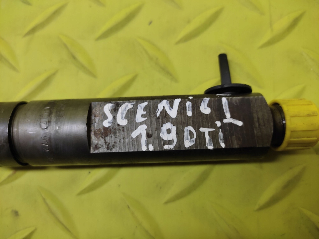 INJECTOR RENAULT SCENIC 1.9 DTI 0432193753/4 Product image