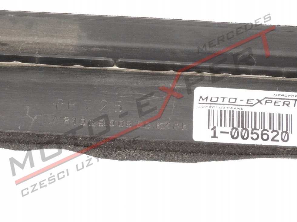 Mercedes Clasa E W210 COMBI BANDA CAPITURI DREAPTA SPATE A2106900850 Product image