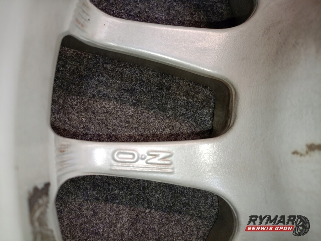 JANTE ALIE O.Z RACING F1 15" 4X108 ET28 PEUGEOT FORD VOLVO AUDI KPL Product image