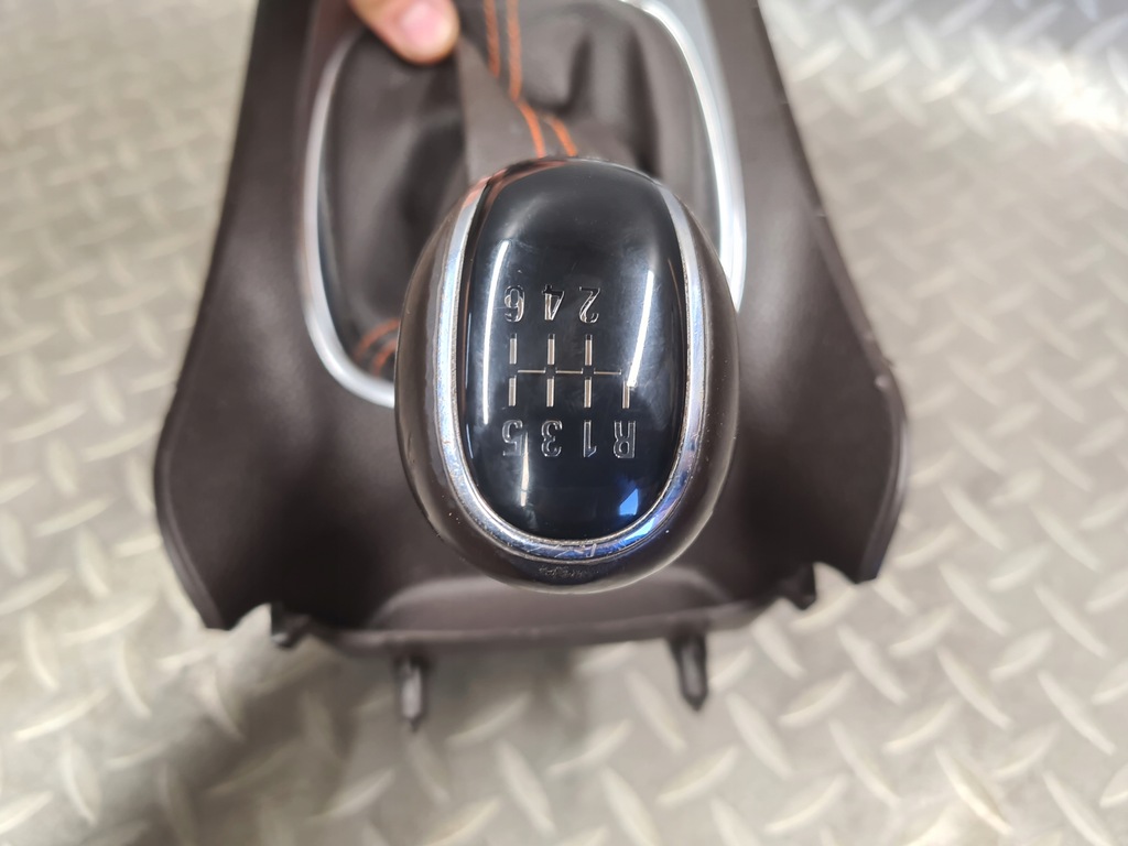 Pârghie BUN SELECTOR BOLD MERIVA II B 1.4 TURBO 6 VITEZI MARO Product image