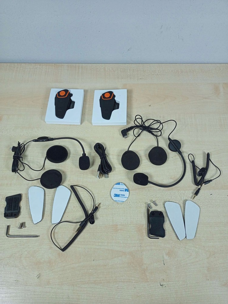 2x casti interfon motociclete BETOWEY BT-S2 Bluetooth 1000m Product image