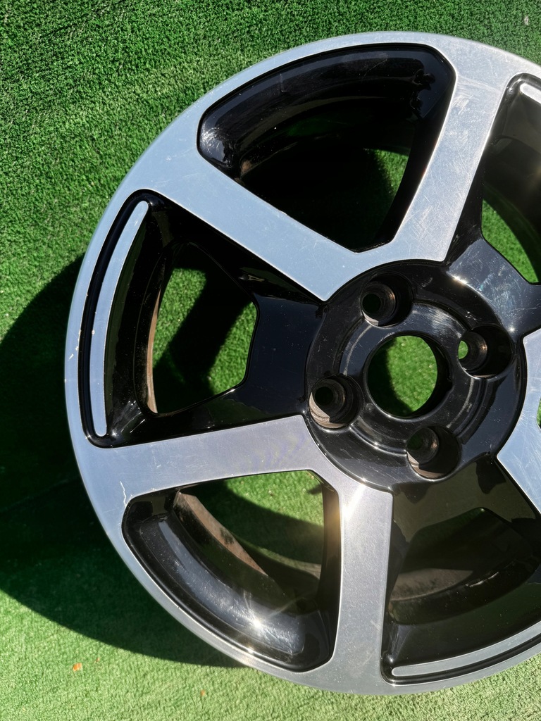 JANTA ALIE RENAULT TWINGO III 4X100 5.0" 15" ET 38 403005504R Product image