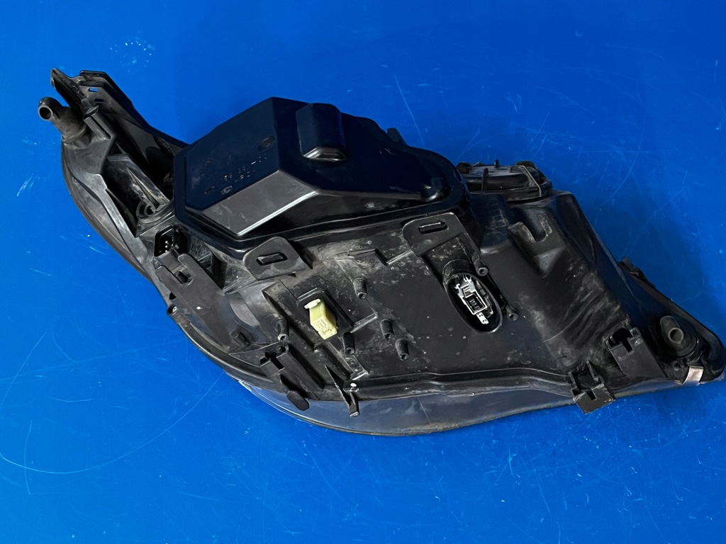 DIRECȚIE BI XENON D1S DINAMIC BMW E60 E61 EU HELLA Product image