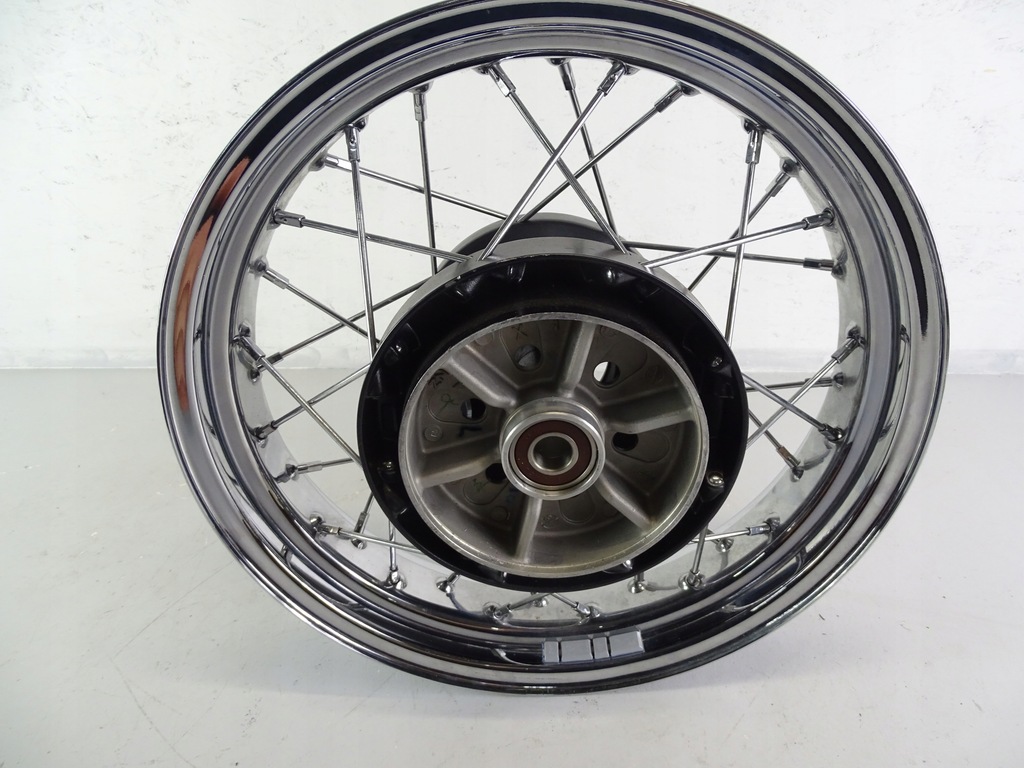 A736 Triumph Bonneville T120 Jantă spate 16'' Product image
