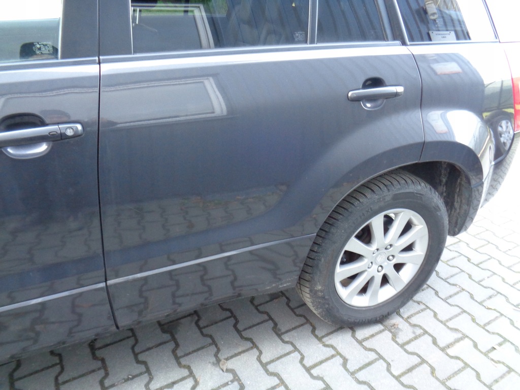 Suzuki Grand Vitara II 05-14R Ușă Culoare din spate stânga ZMA Product image