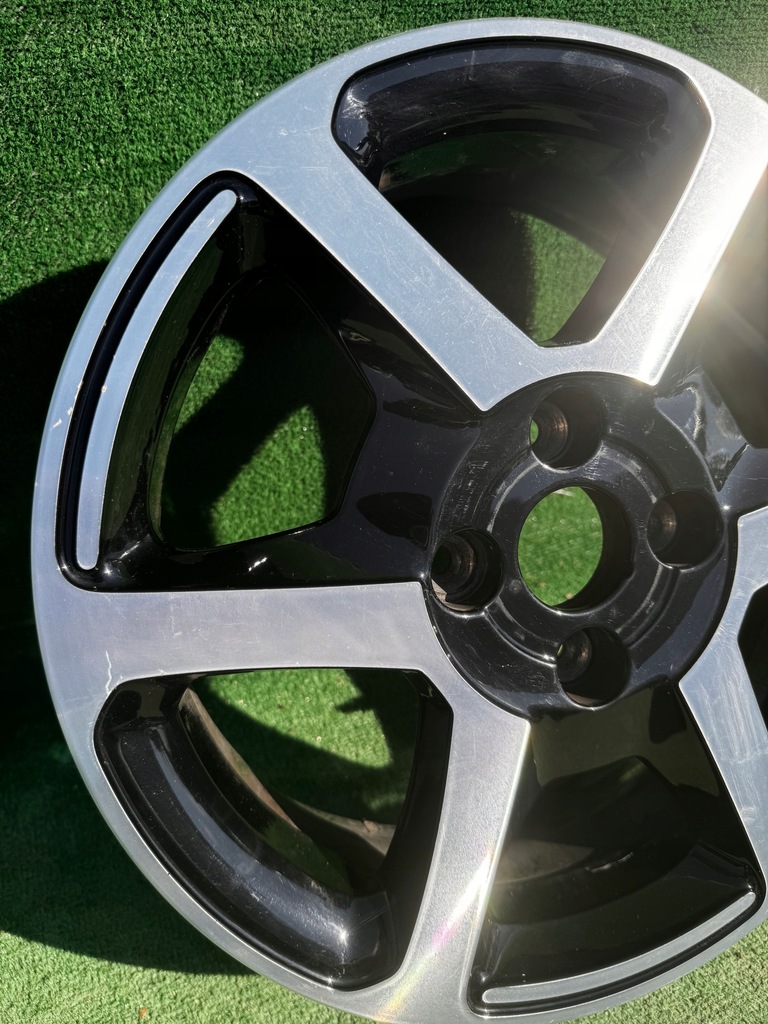 JANTA ALIE RENAULT TWINGO III 4X100 5.0" 15" ET 38 403005504R Product image