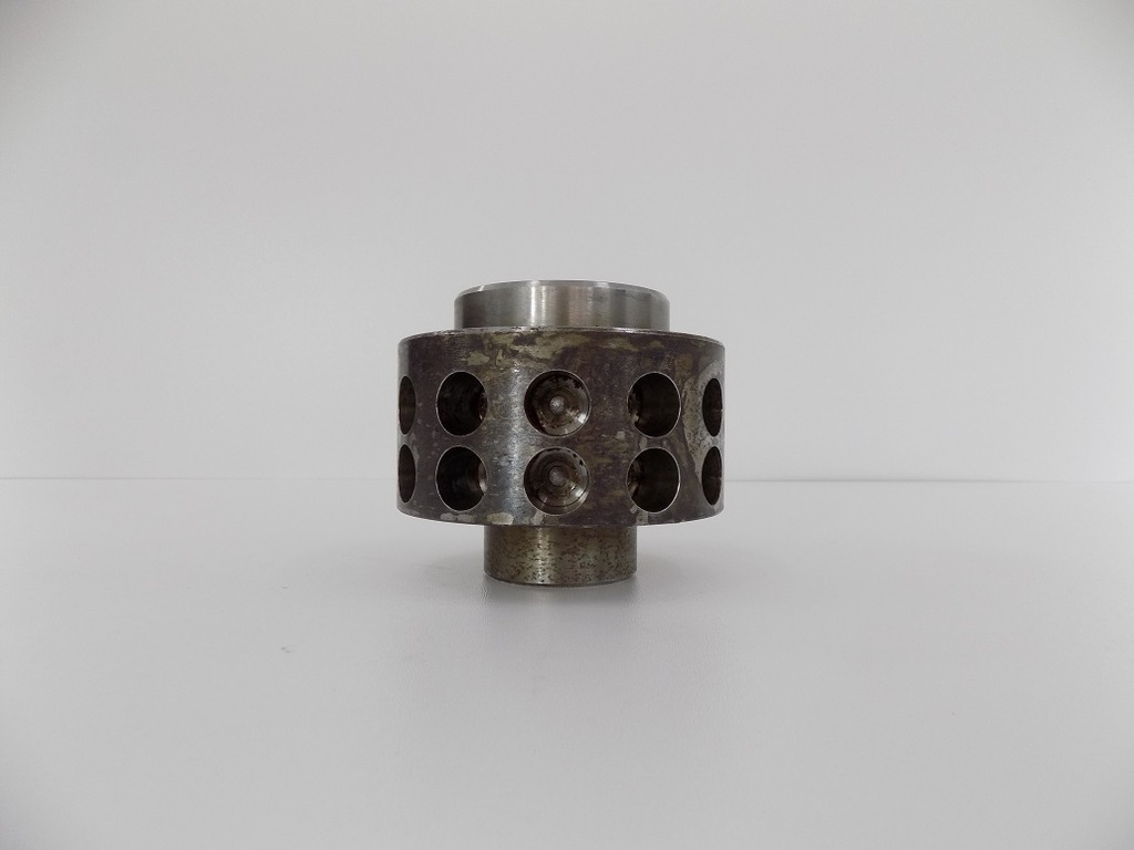 CNH HUB 84800125 CAZ 2050 2040 2030 NEW HOLLAND 720CG Product image