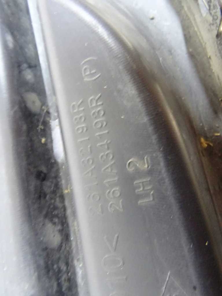 GRILĂ BARĂ STANGA MEGANE III LIFT 261A32193R Product image