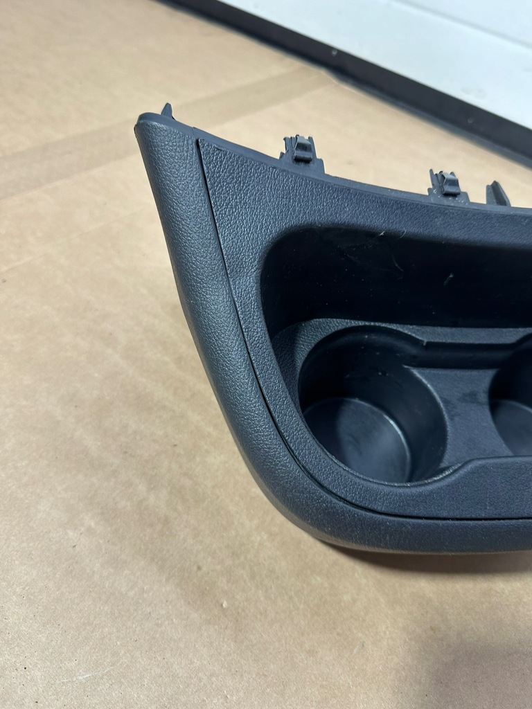 Cuptor, tunel mediu, capac al tunelului, Mercedes W447 Cztum Suportul Product image