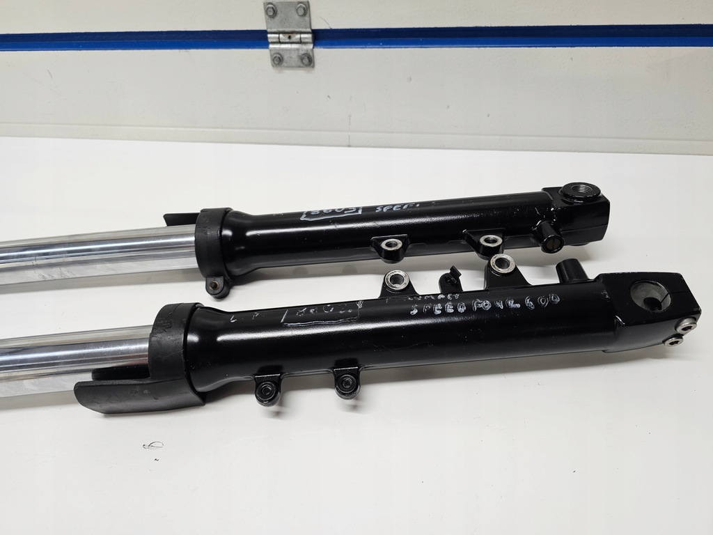 Triumph Speed ​​​​Four 600 are suspensie laggy Product image
