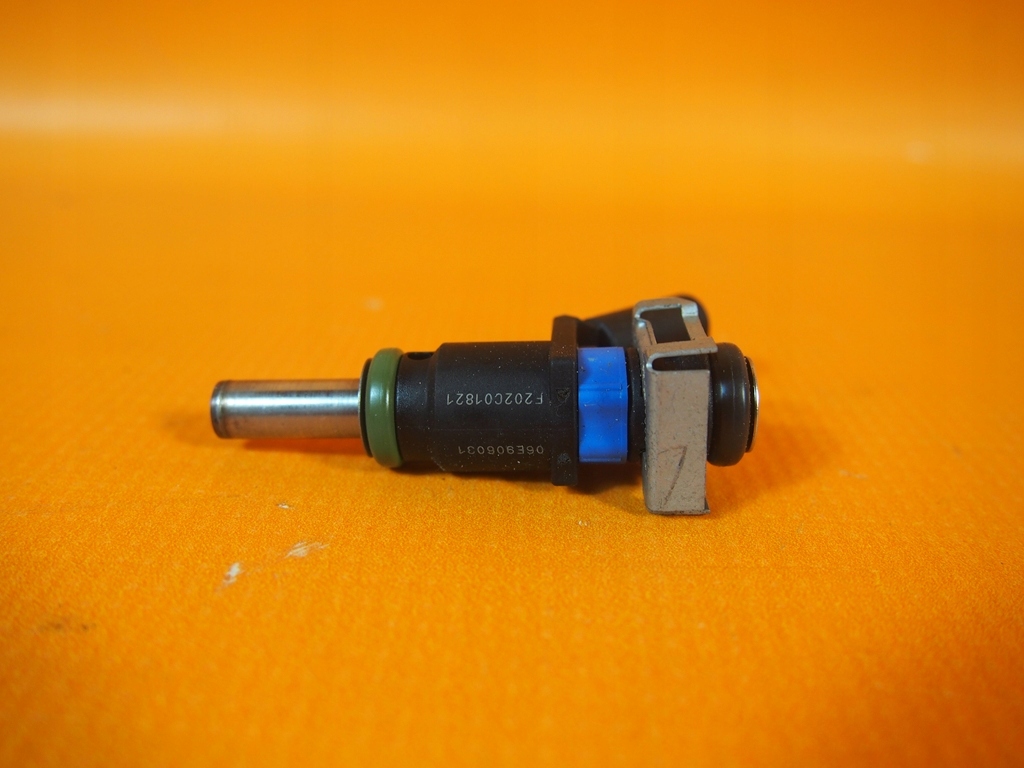 Injector de combustibil Audi A6 4G CRE 06e906031 36KM Product image