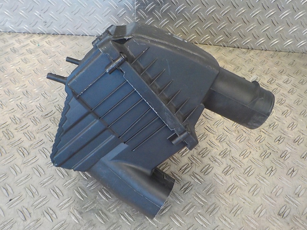 CARCASA FILTRU AER TRAFIC III VIVARO 14-20 Product image