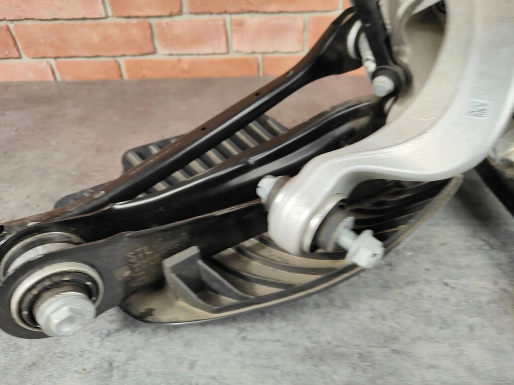 BMW G01 X3 G02 X4 spate stânga din spate stânga + Swing Arms 6879751 Product image