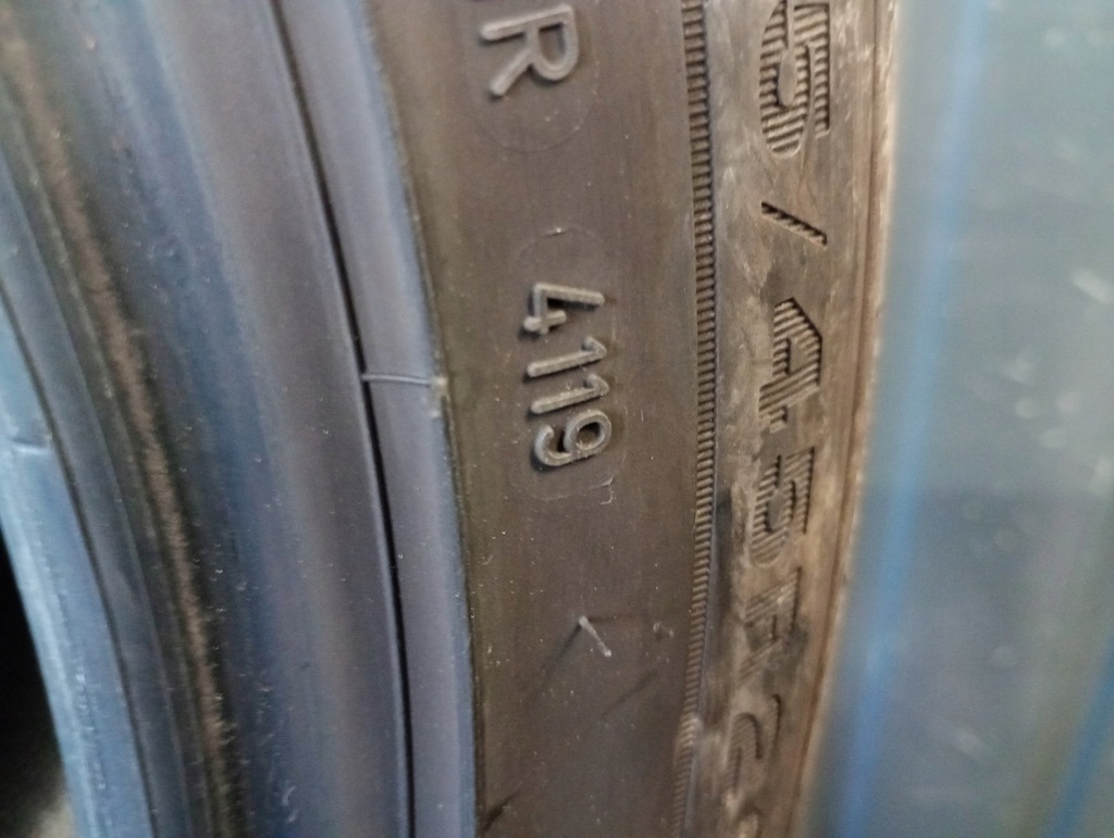 Dunlop Winter Sport5 5 2x 255/45R20 și 2x 285/45R20 anvelope de 4,3 mm iarna Product image