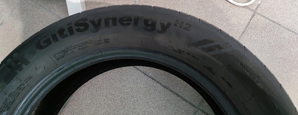 Giti Synergy H2 215/55R17 98 H Vara Product image