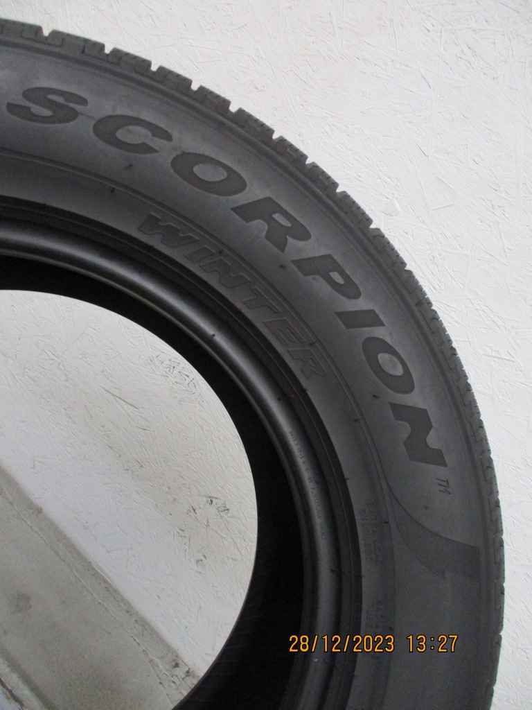 1x 235/65R17 Pirelli Scorpion Winter 5.5mm Product image