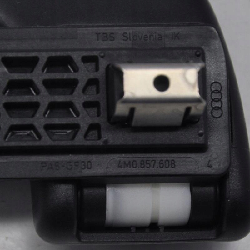 Mânerul drept din spate al Audi A4 Avant (8W5, B9) 4M0857608 3.0L Product image