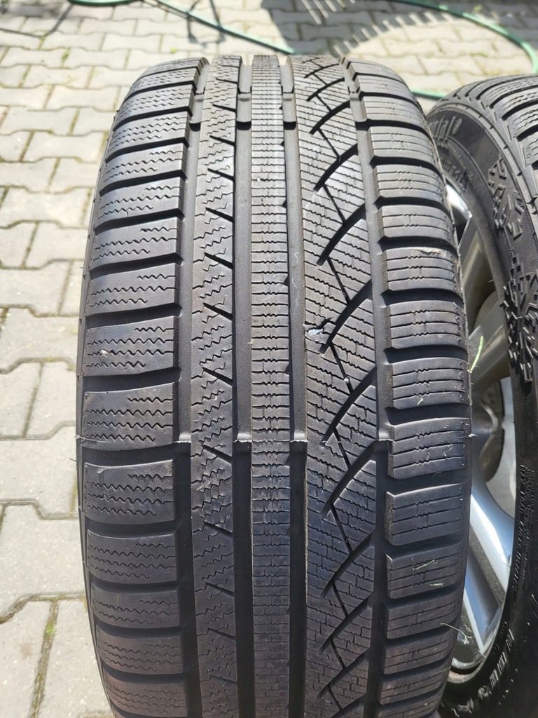 ROȚI MERCEDES C w204 GLK PE ​​ANVELOPE DE IARNĂ CA NOU Product image