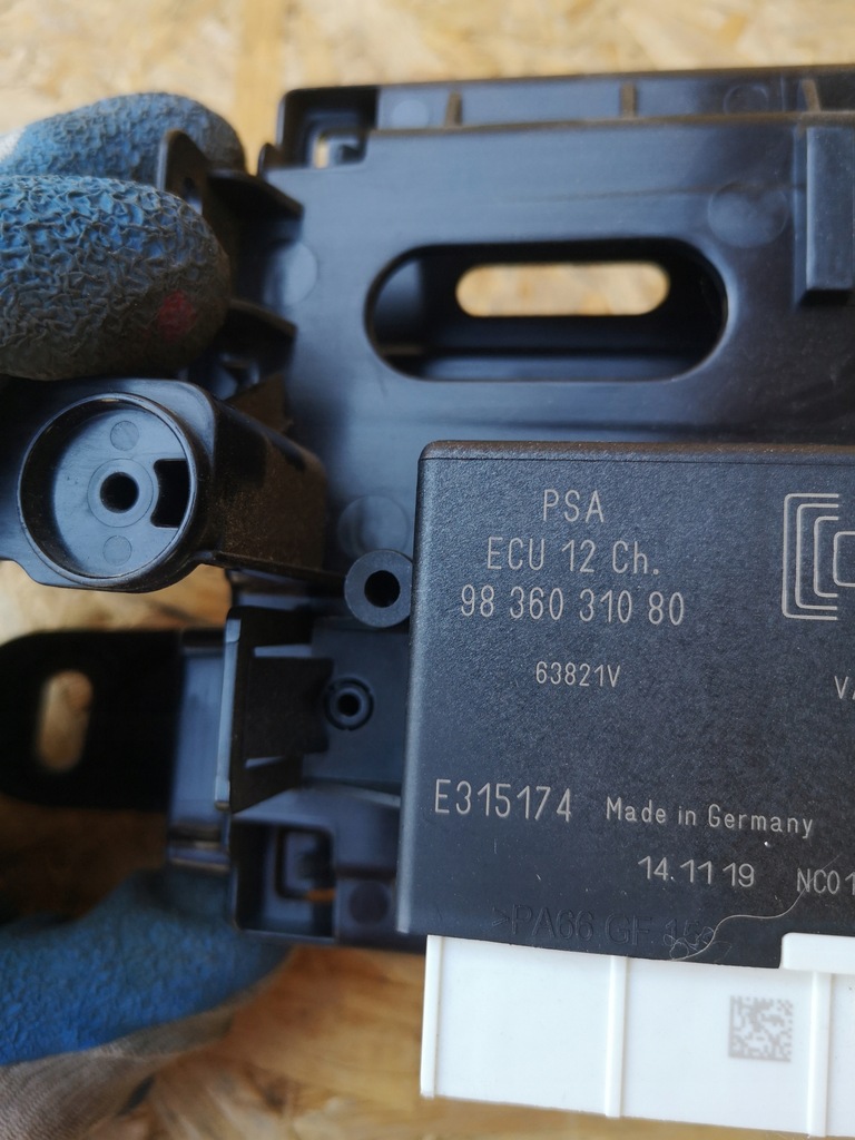 PEUGEOT 508 II MODUL PDC 9836031080 Product image