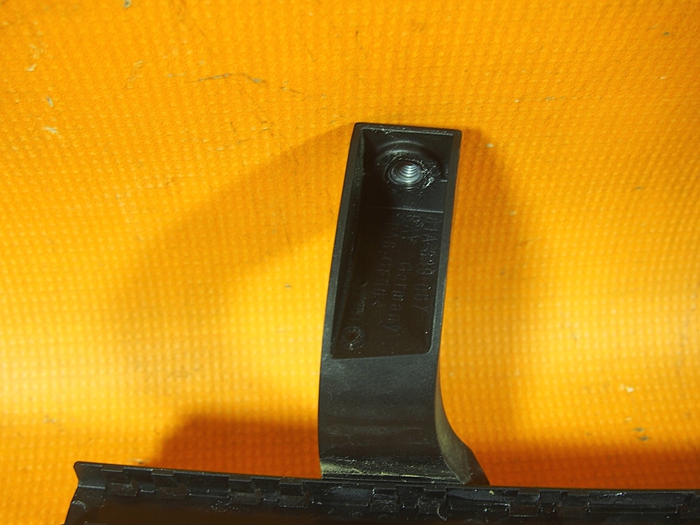 Audi Q2 81A 32KM Ghid geam spate stanga 81a839067 Product image