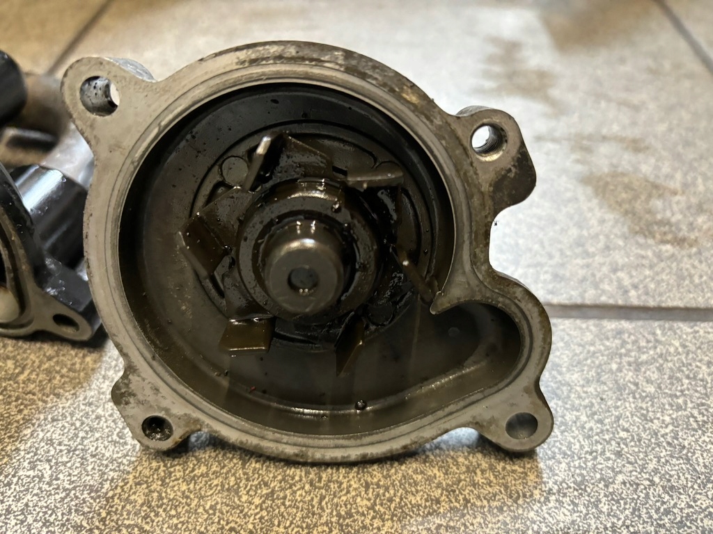 Pompa de apa Yamaha FZS 600 Fazer 02-04 Product image