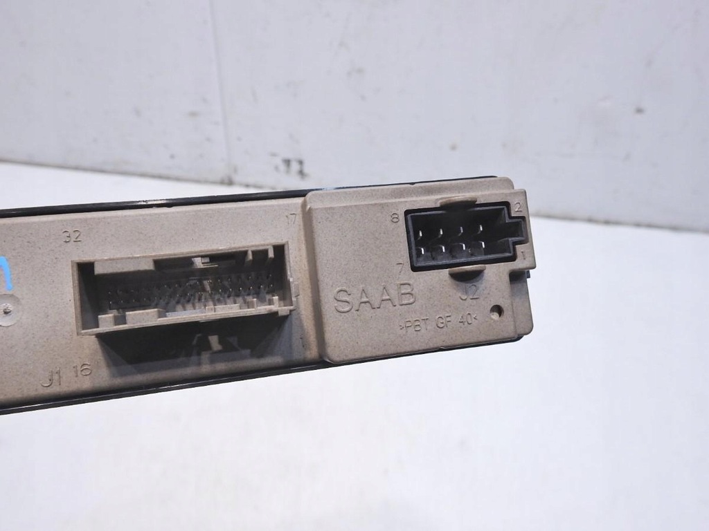 BUTON GEAM STÂNGA SPATE SAAB 9-3 93 II KOMBI LIFT 12771993 12772020 Product image