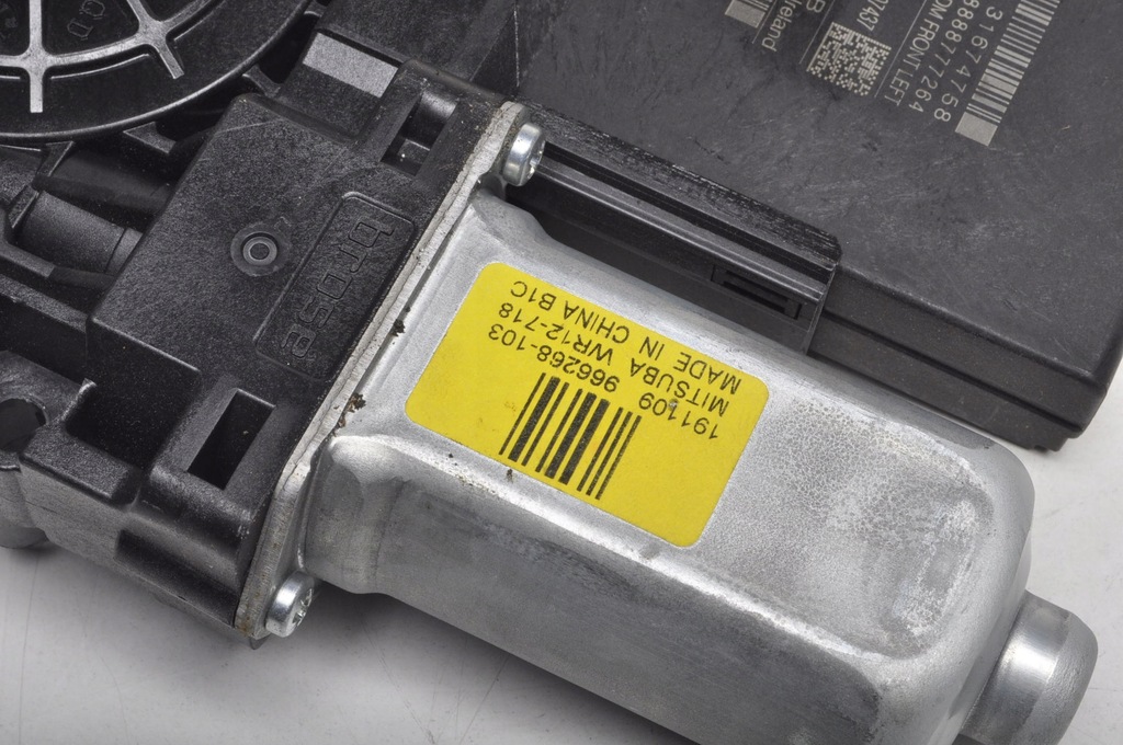 VOLVO S60 III V60 II MOTOR GEAM STANGA FATA 31674758 966268-103 Product image