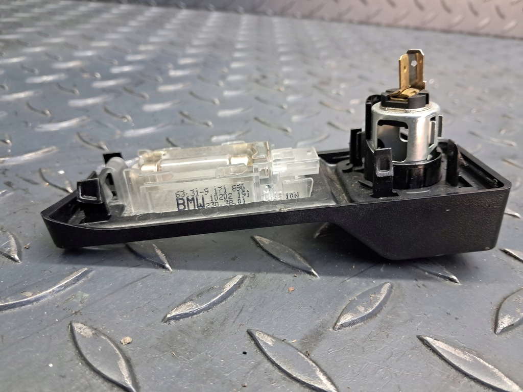 Lumină laterală portbagaj, priză brichetă 12V BMW E87 Product image