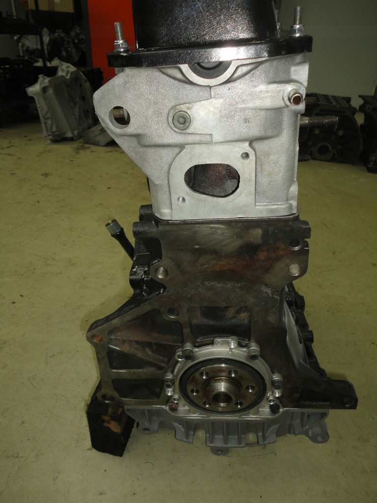REPARATII MOTOR Stivuitor LINDE STHIL 2.0 BEF Product image