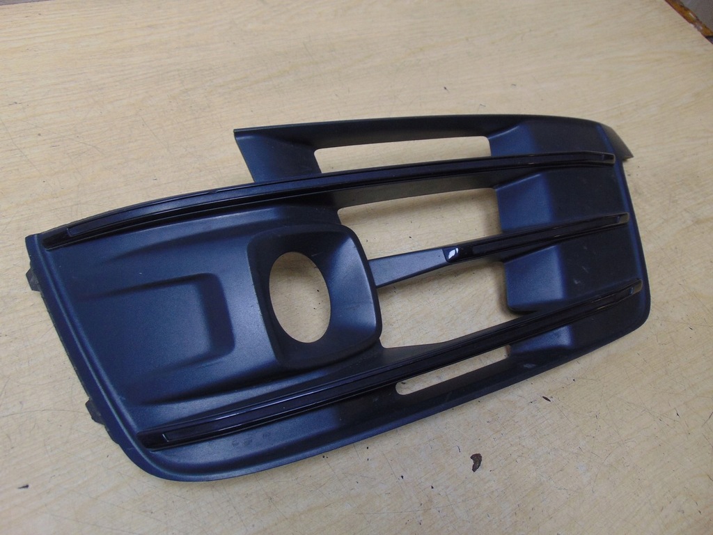 GRILĂ ÎN BARĂ ȘTANGA AUDI Q7 4M S-LINE LIFT 4M0807681E Product image