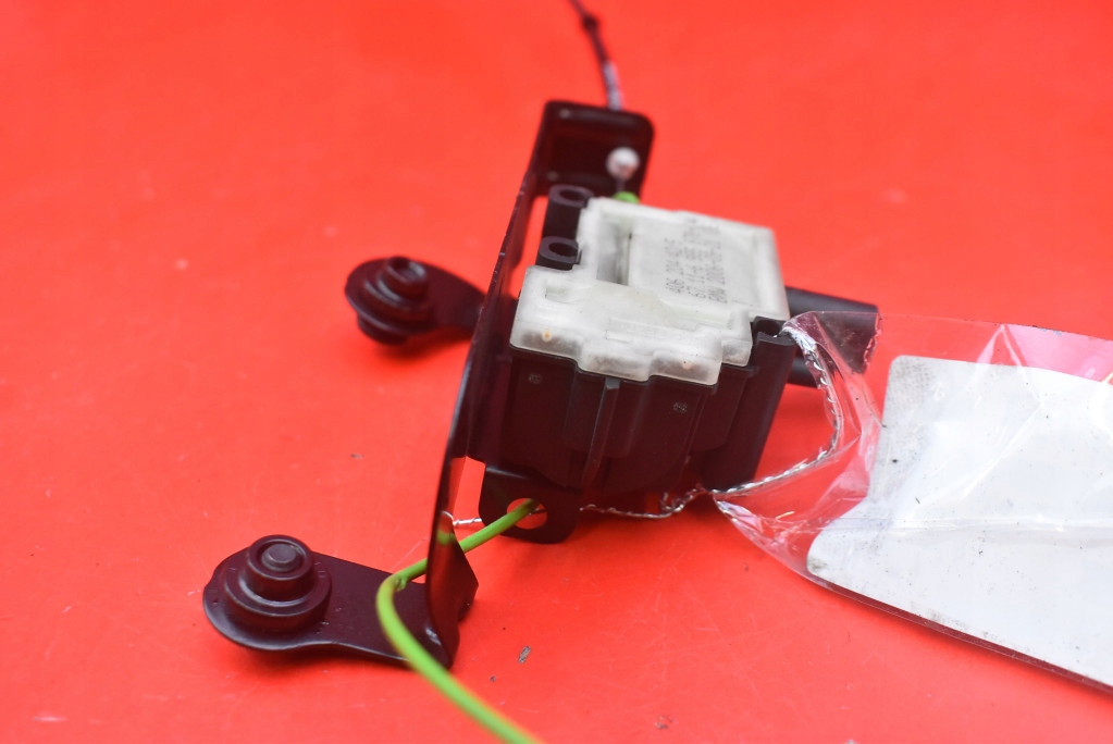 MOTOR CLAPETA COMBUSTIBIL 6711-6985878-04 BMW E60 E61 03-07 Product image