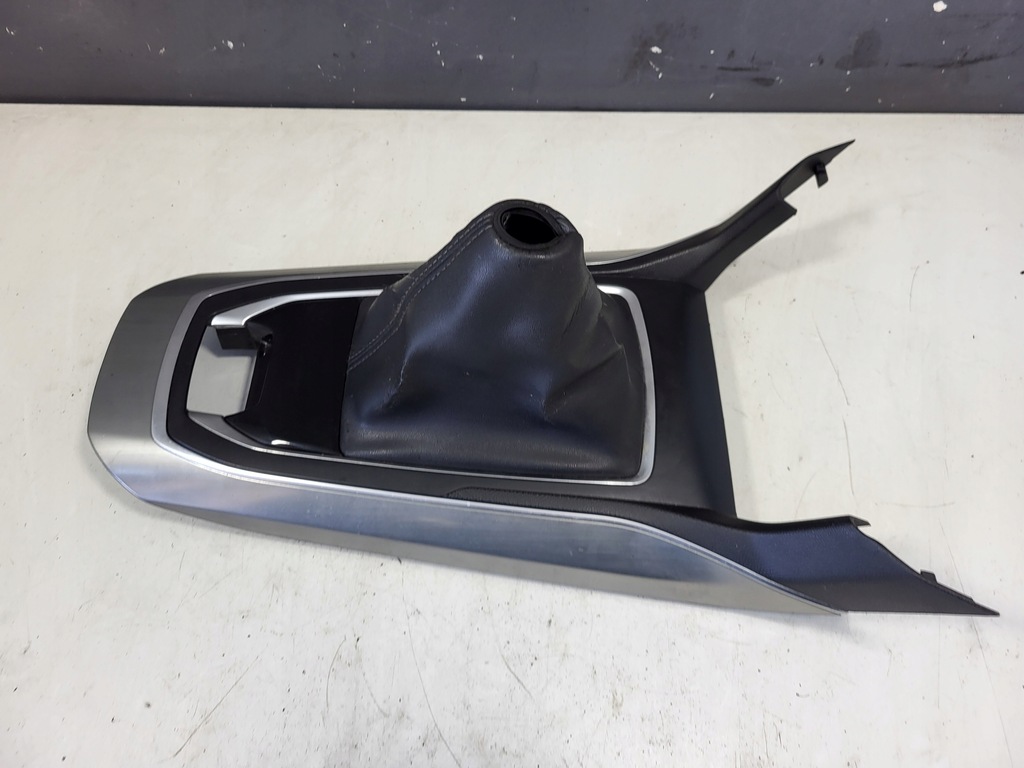 Cadru burduf cromat, TUNEL CENTRAL PEUGEOT 308 t9 II 98088086XU Product image