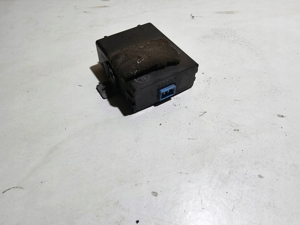 CONTROLLER DE BLOCARE CENTRALĂ ALARMA VOLVO V40 30857627 original Product image
