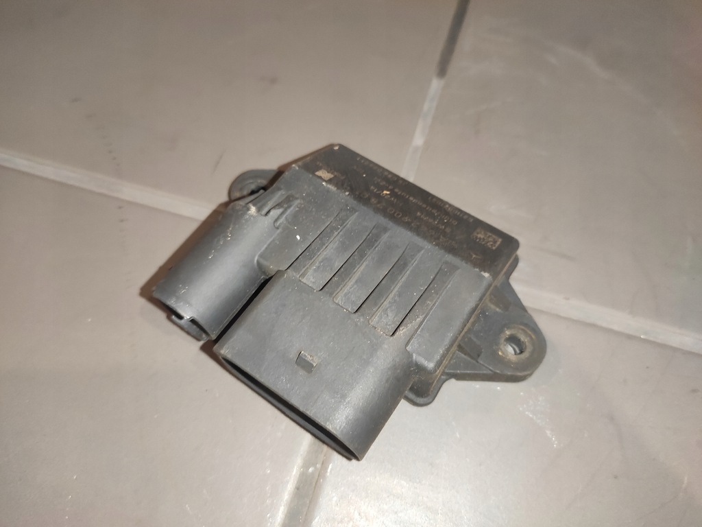 MERCEDES W221 OM642 3.0D MODUL RELEU BUGII INCLUSE A6429007801 ORIGINAL Product image