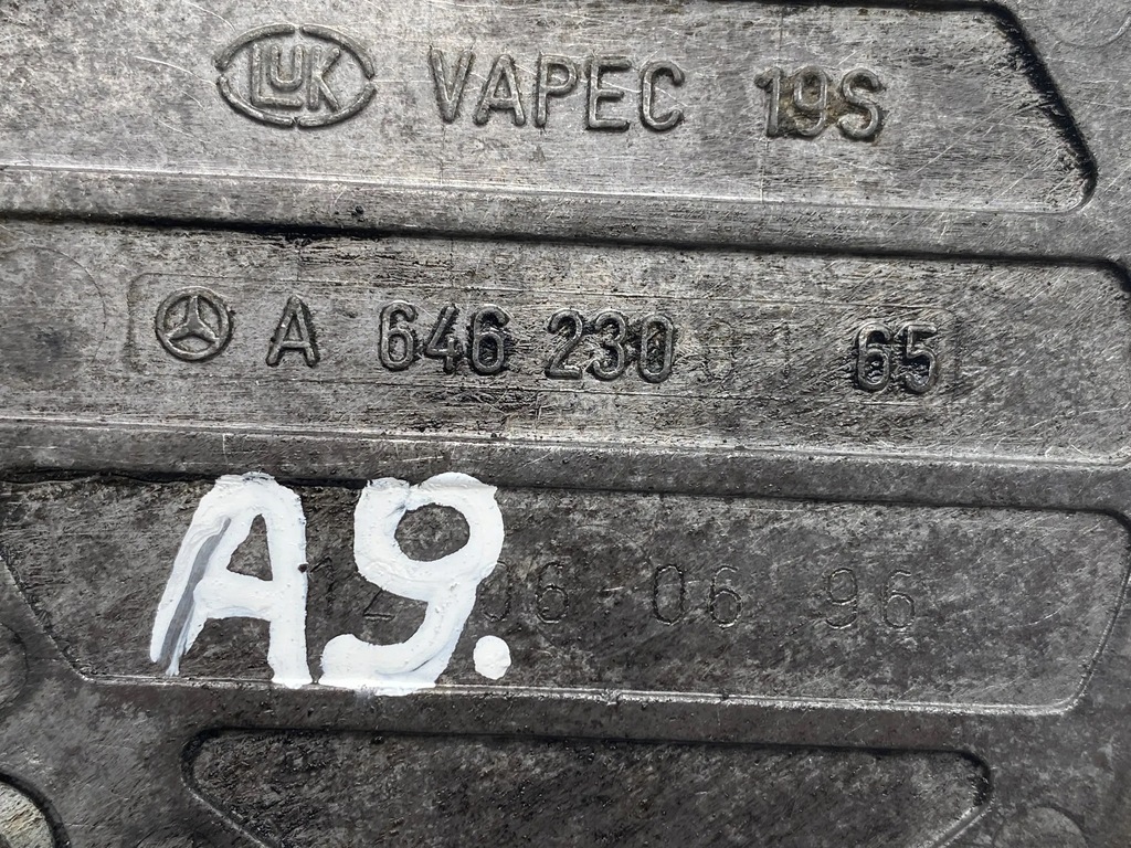 POMPA VACU VACUUM MERCEDES W203 2.2 CDI OM 646 A6462300165 Product image