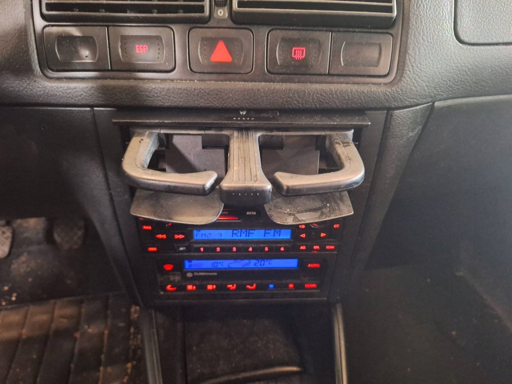 RADIO AIR PANOU SUPORT PANE GOLF IV Product image