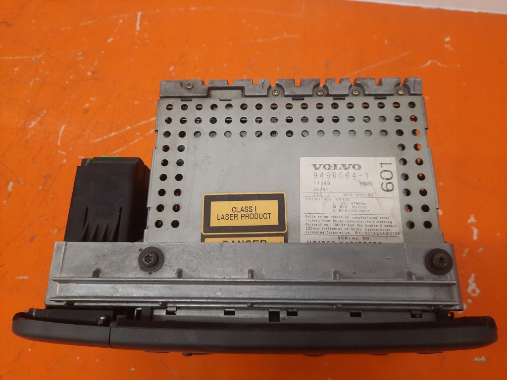 VOLVO S80 2.5D SEDAN 98-06 RADIO 9496564-1 Product image