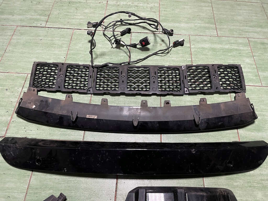 Jeep Grand Cherokee SRT 17 - dreapta cu halogen Product image