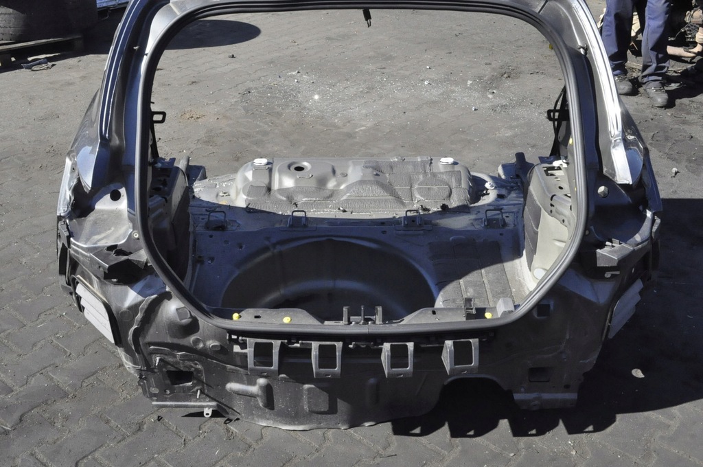 FORD FIESTA MK8 INTREGUL SPATE APARĂ CUREA SPATE STÂNGA DREAPTA Product image