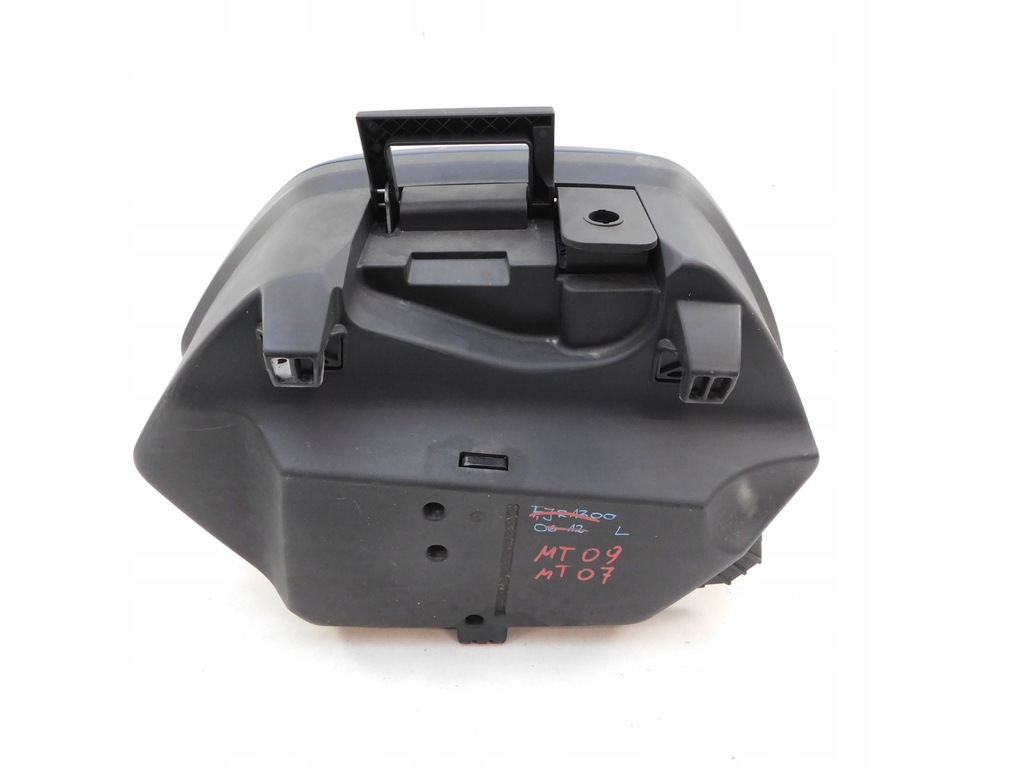 YAMAHA MT07 MT09 LATERALĂ STÂNGĂ FĂRĂ CHEIE Product image