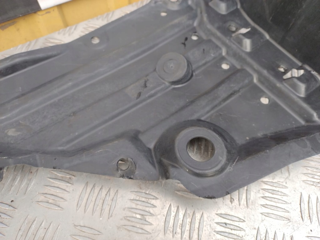 TOYOTA COROLLA E27 PASAJ ROȚI FAȚĂ STÂNGA SEDAN 53876-02710 Product image