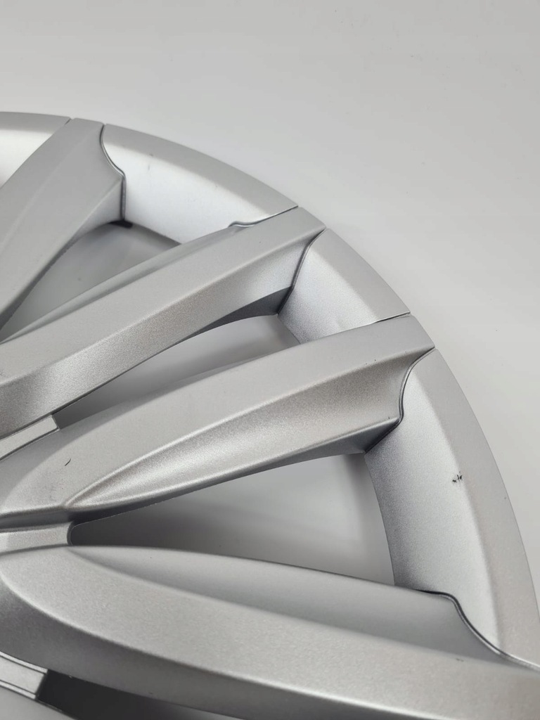 16 -Inch Hub -uri auto în set de 4 piese Product image