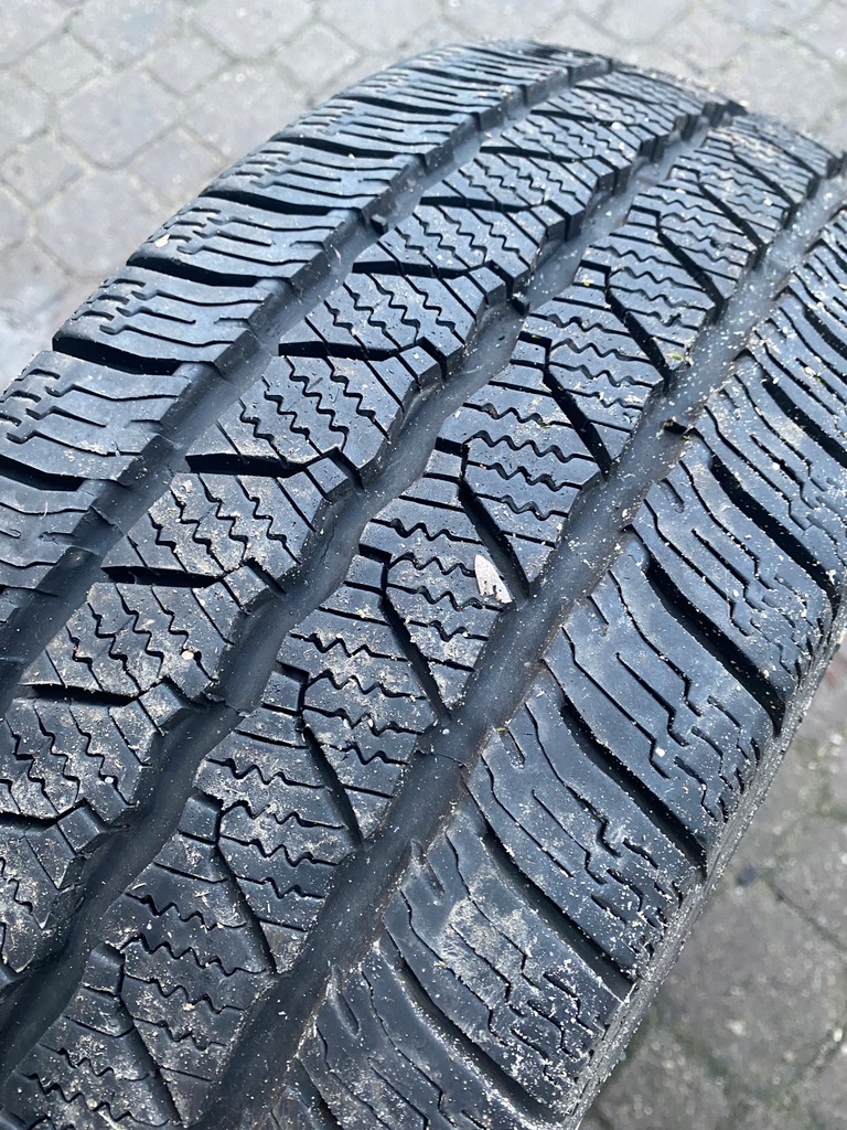 1buc CONTINENTAL VanContact iarna 205/70/15 C 106/104R 2021 9 mm Product image