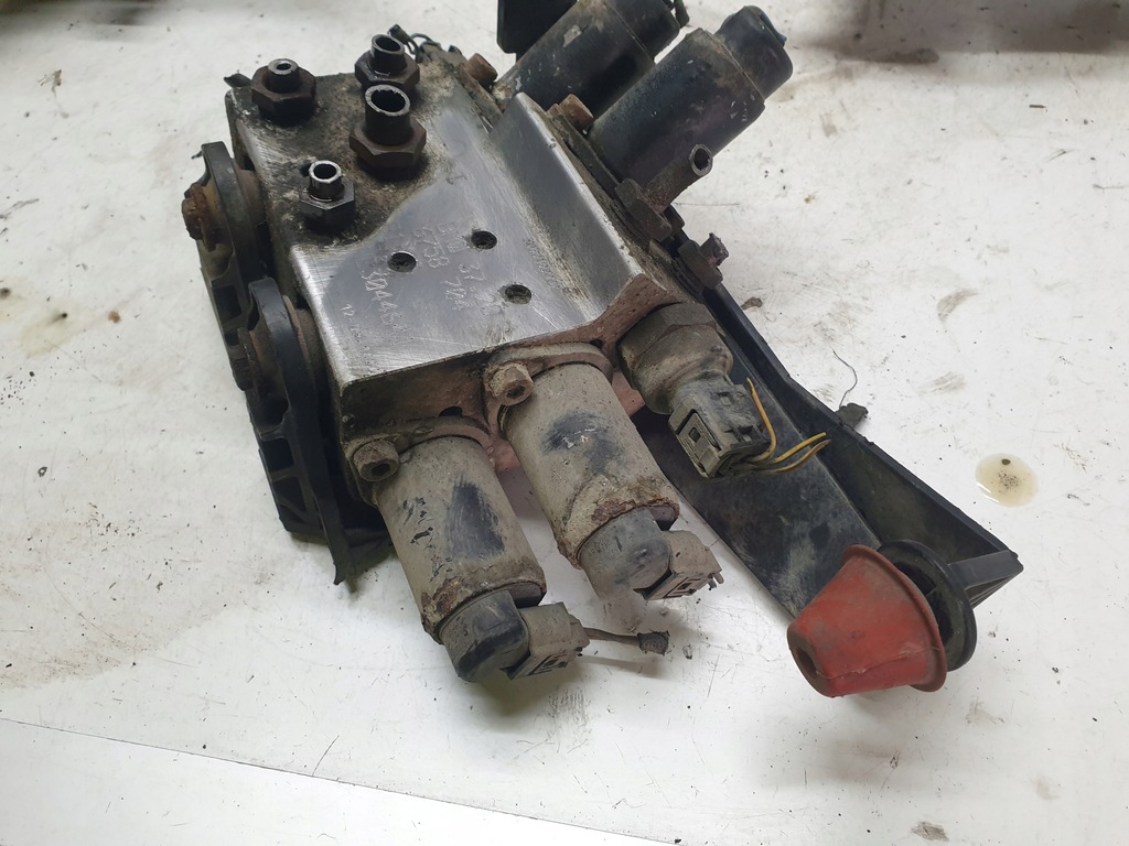 POMPA SUSPENSION BMW E65 6758704 Product image