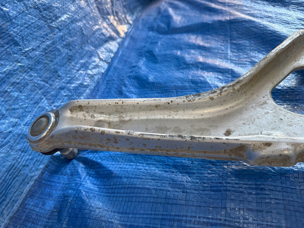 Swingarm stânga Renault Austral 1.2 E-Tech Product image