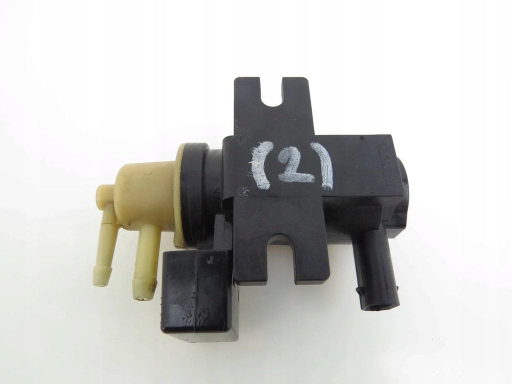 SENSOR DE VACUUM VALVĂ A0081535428 MERCEDES W218 W212 W221 W156 Product image