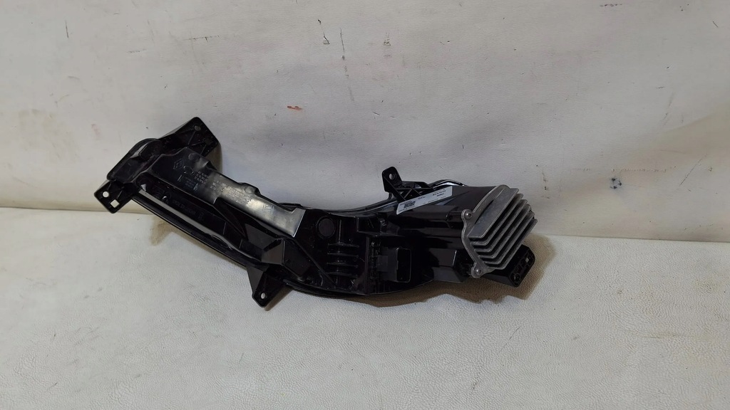 LED HALOGEN DREAPTA RENAULT KOLEOS II 266008290R Product image