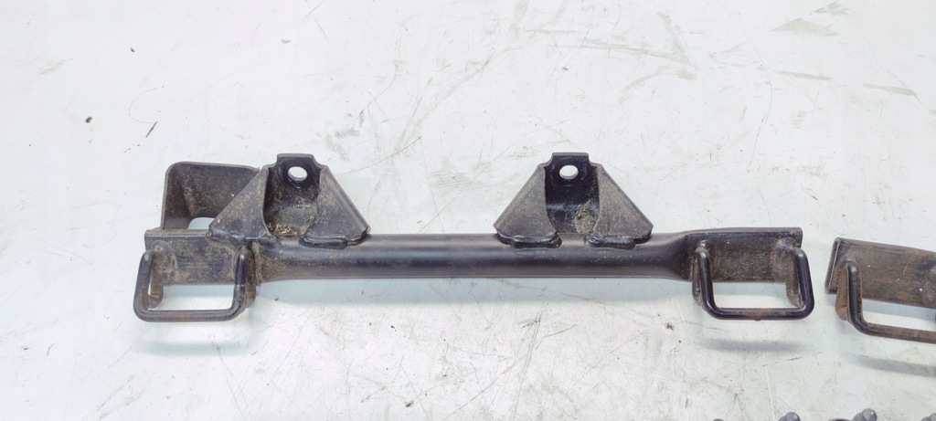 Audi A4 B7 A6 C6 8 ISOFIX MONTAREA LA STÂNGĂ 8E0813545B 8E0813546B Product image