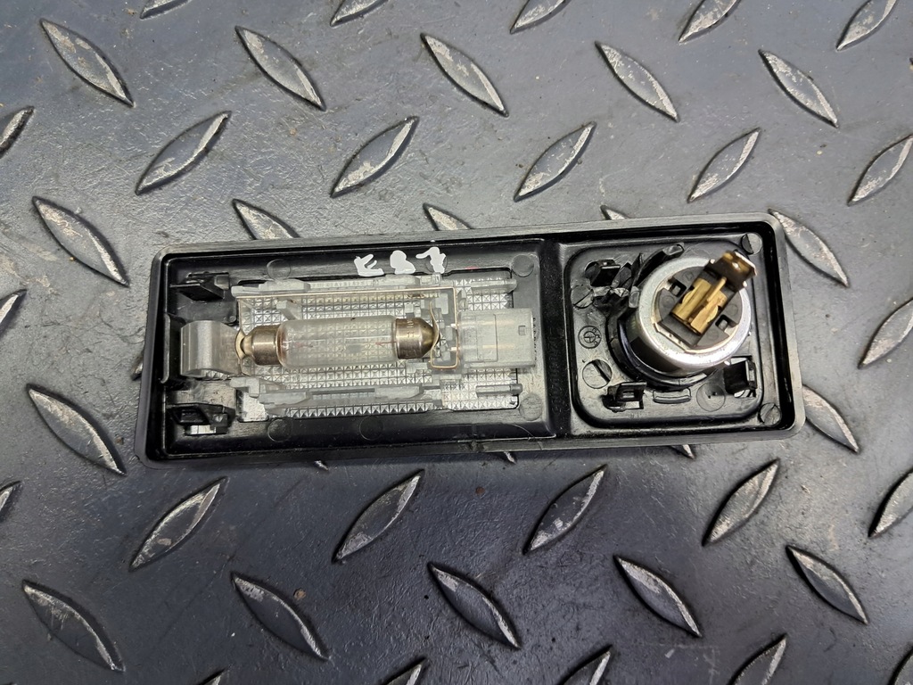 Lumină laterală portbagaj, priză brichetă 12V BMW E87 Product image